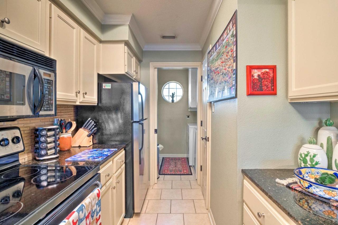 Lakefront Lago Vista Condo With Resort Amenities! Exterior photo